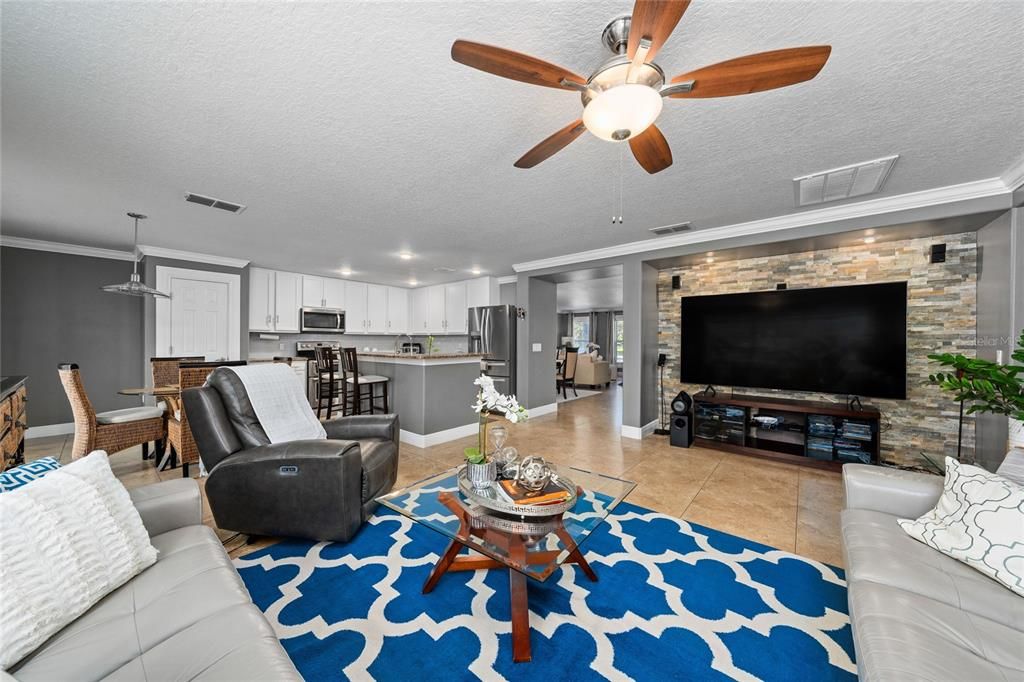 На продажу: $665,000 (5 спален, 3 ванн, 3642 Квадратных фут)