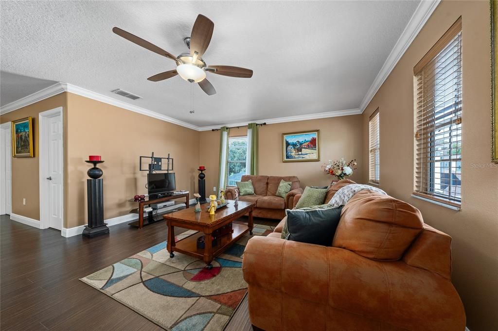 На продажу: $665,000 (5 спален, 3 ванн, 3642 Квадратных фут)