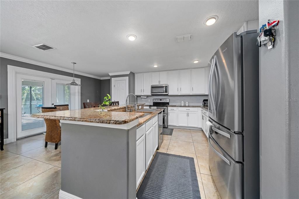 На продажу: $665,000 (5 спален, 3 ванн, 3642 Квадратных фут)