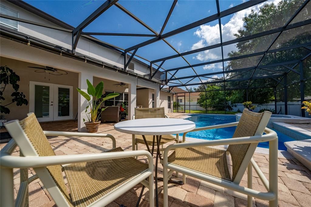 На продажу: $665,000 (5 спален, 3 ванн, 3642 Квадратных фут)