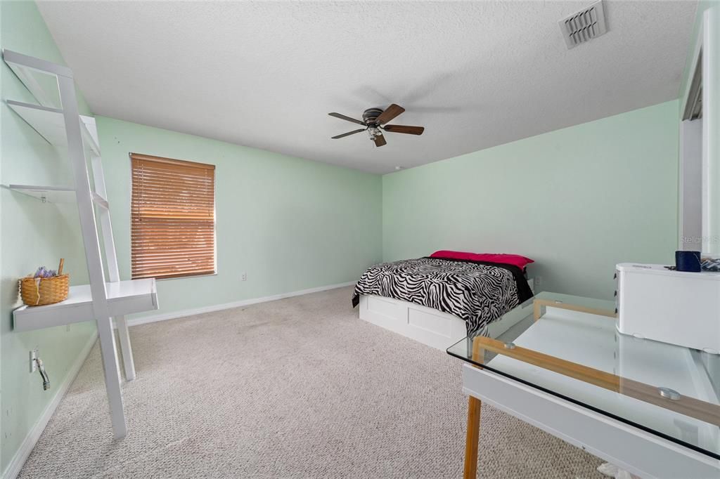 На продажу: $665,000 (5 спален, 3 ванн, 3642 Квадратных фут)