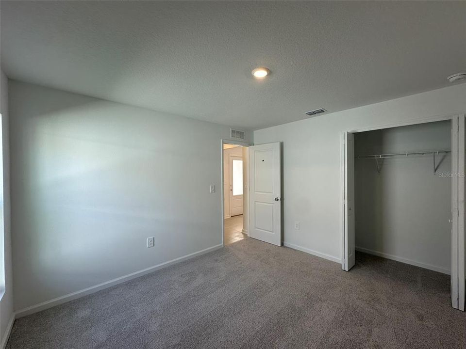 合同活跃: $2,099 (4 贝兹, 3 浴室, 2174 平方英尺)