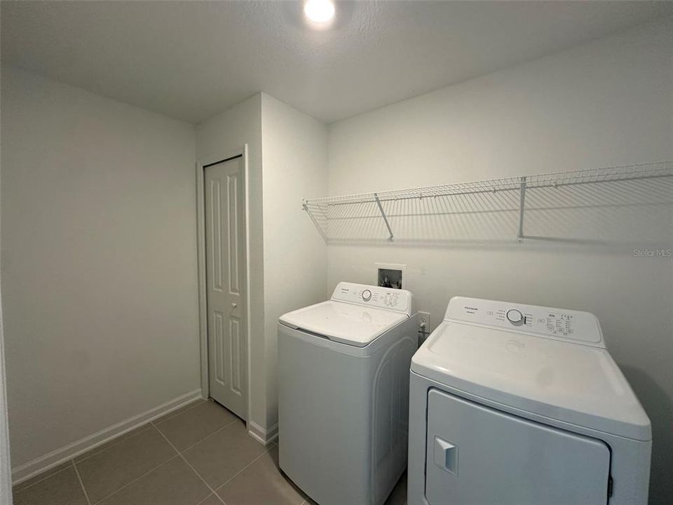 合同活跃: $2,099 (4 贝兹, 3 浴室, 2174 平方英尺)