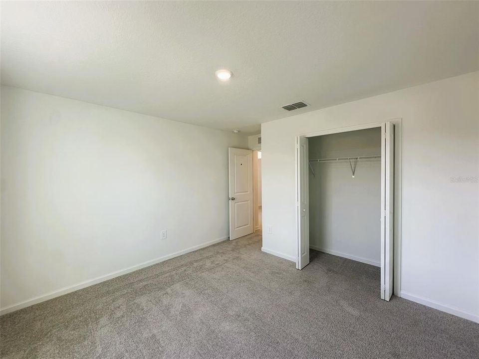 合同活跃: $2,099 (4 贝兹, 3 浴室, 2174 平方英尺)