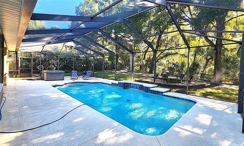 合同活跃: $475,000 (3 贝兹, 2 浴室, 2119 平方英尺)