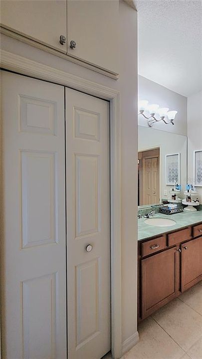 合同活跃: $475,000 (3 贝兹, 2 浴室, 2119 平方英尺)