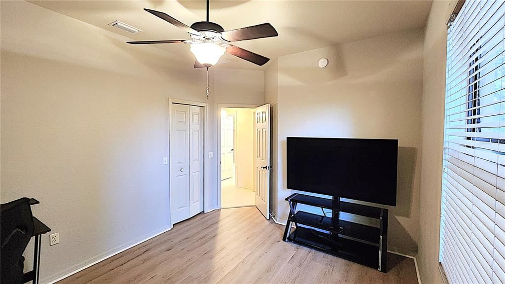 合同活跃: $475,000 (3 贝兹, 2 浴室, 2119 平方英尺)