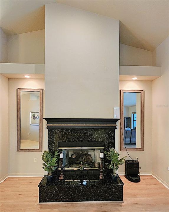 合同活跃: $475,000 (3 贝兹, 2 浴室, 2119 平方英尺)