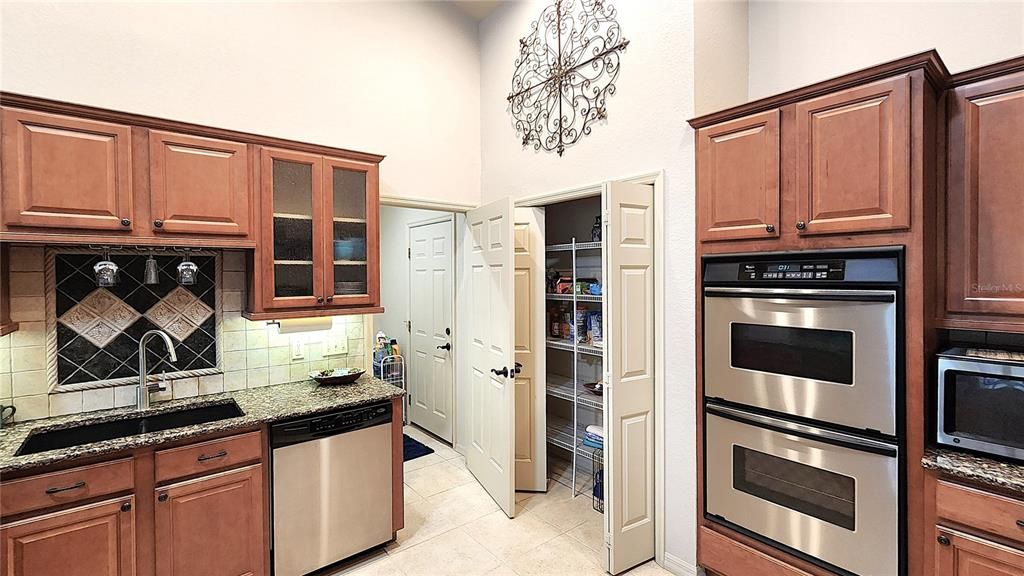 合同活跃: $475,000 (3 贝兹, 2 浴室, 2119 平方英尺)