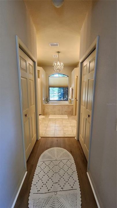 合同活跃: $475,000 (3 贝兹, 2 浴室, 2119 平方英尺)