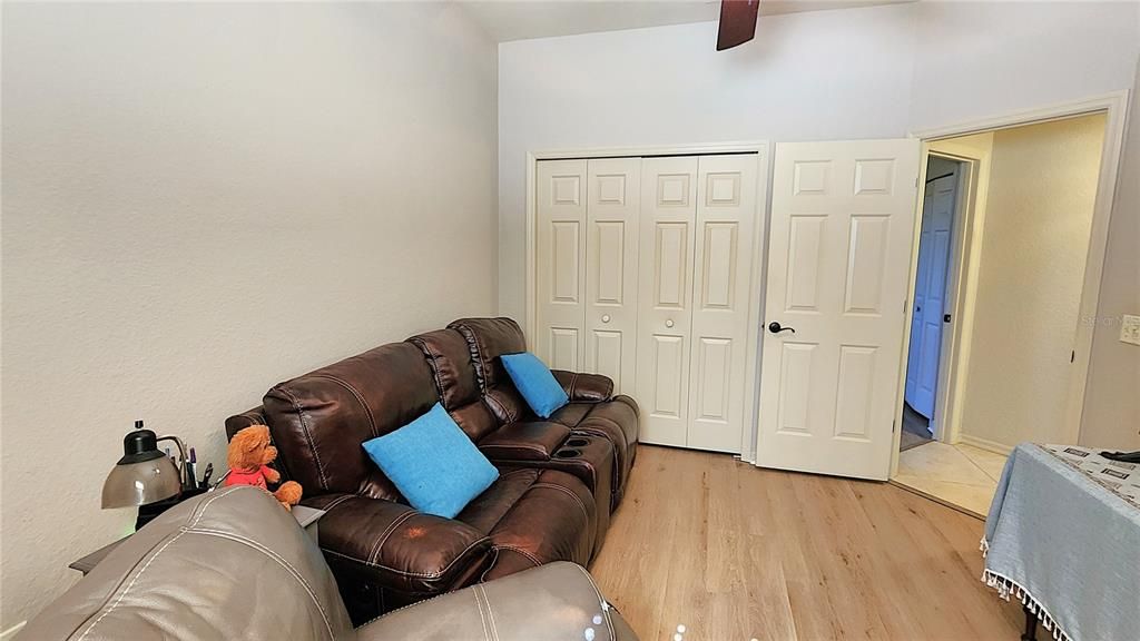 合同活跃: $475,000 (3 贝兹, 2 浴室, 2119 平方英尺)