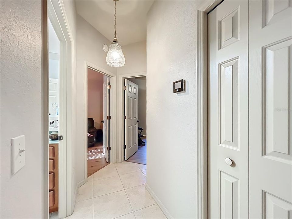 合同活跃: $475,000 (3 贝兹, 2 浴室, 2119 平方英尺)