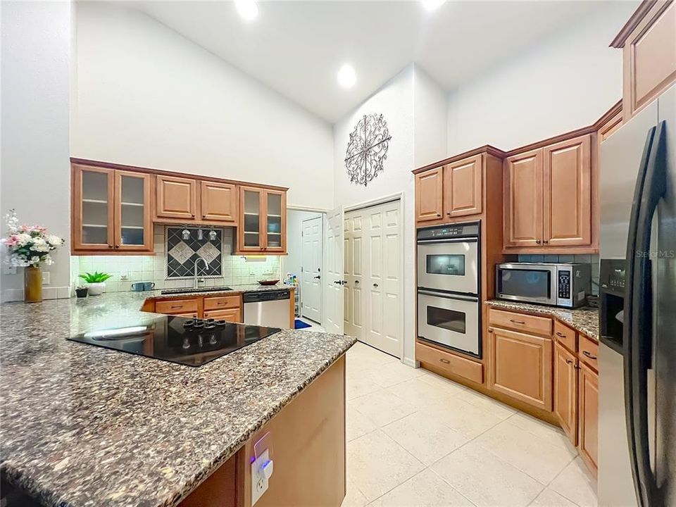 合同活跃: $475,000 (3 贝兹, 2 浴室, 2119 平方英尺)