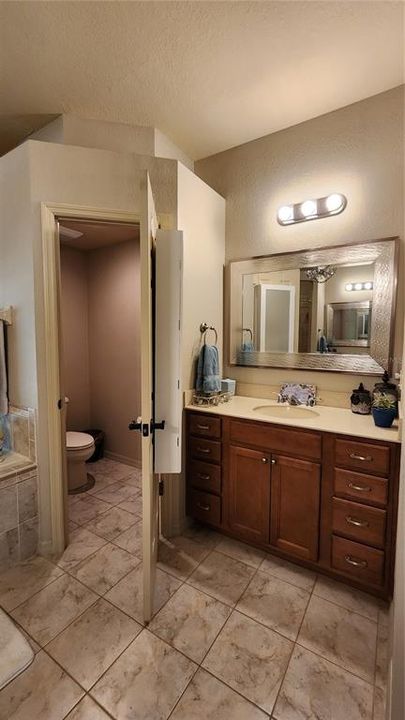 合同活跃: $475,000 (3 贝兹, 2 浴室, 2119 平方英尺)