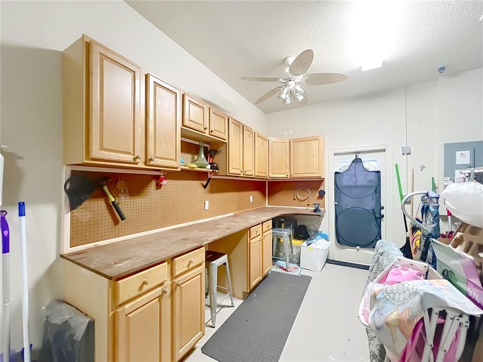 合同活跃: $475,000 (3 贝兹, 2 浴室, 2119 平方英尺)