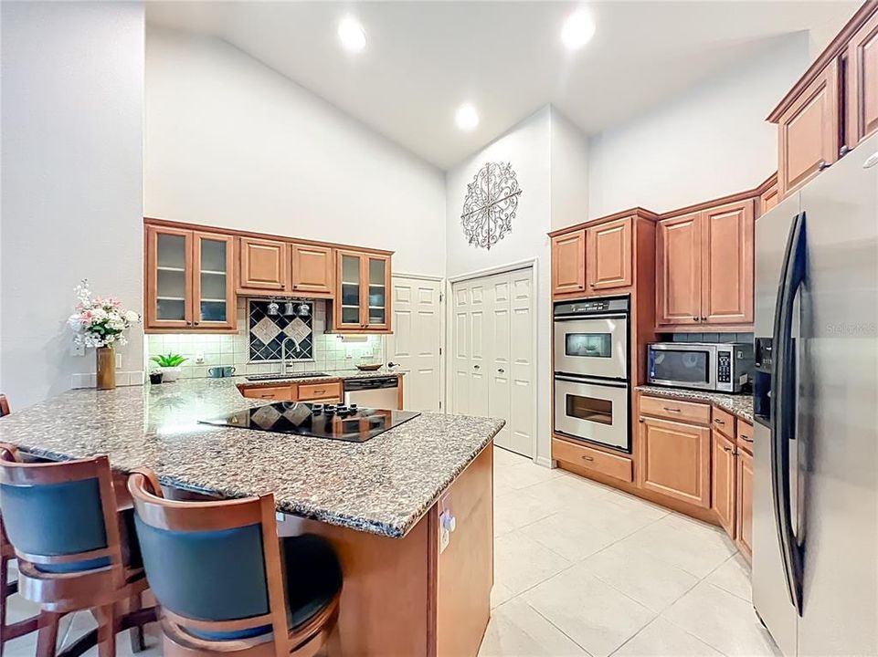 合同活跃: $475,000 (3 贝兹, 2 浴室, 2119 平方英尺)