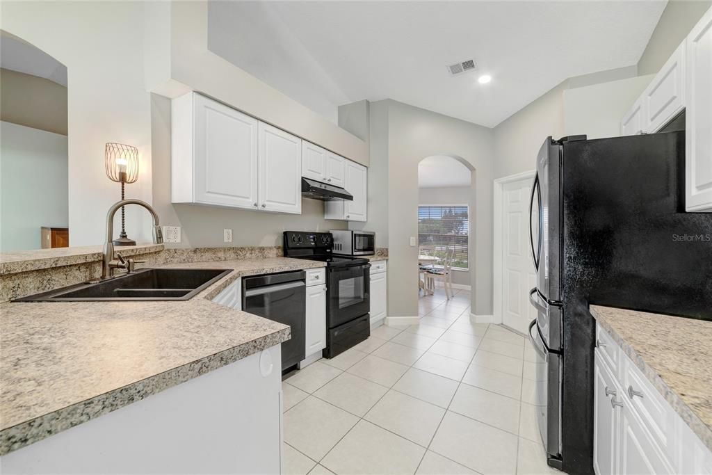 待售: $419,000 (4 贝兹, 2 浴室, 1763 平方英尺)