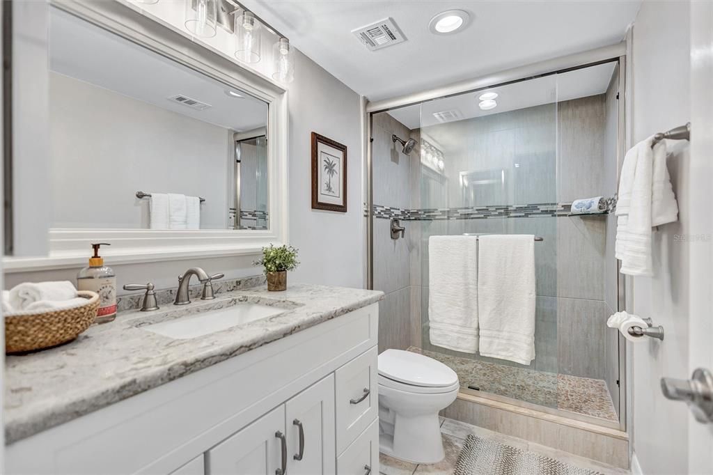 出租: $7,000 (2 贝兹, 2 浴室, 1498 平方英尺)