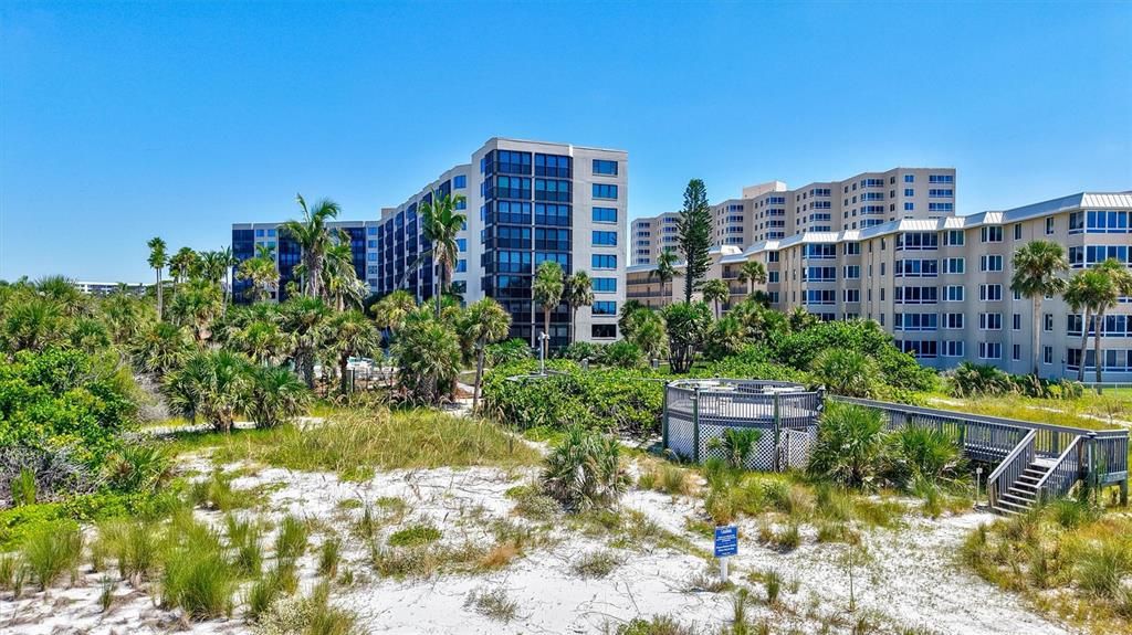 出租: $7,000 (2 贝兹, 2 浴室, 1498 平方英尺)