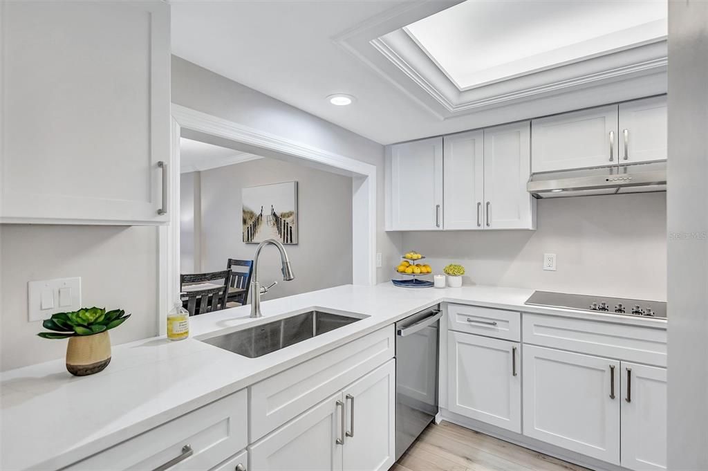 出租: $7,000 (2 贝兹, 2 浴室, 1498 平方英尺)