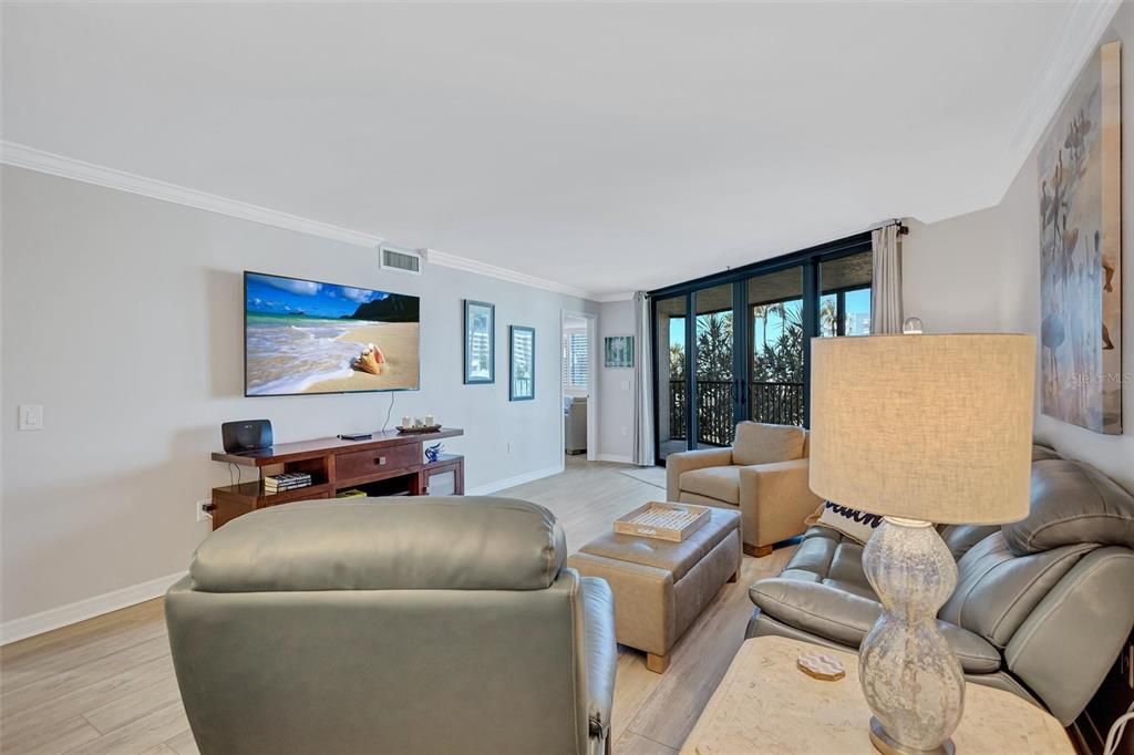 出租: $7,000 (2 贝兹, 2 浴室, 1498 平方英尺)