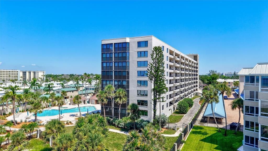 出租: $7,000 (2 贝兹, 2 浴室, 1498 平方英尺)