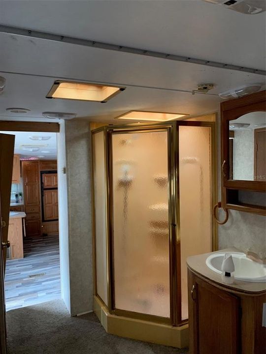 For Rent: $800 (1 beds, 1 baths, 320 Square Feet)