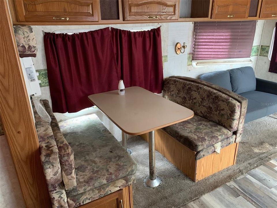 For Rent: $800 (1 beds, 1 baths, 320 Square Feet)