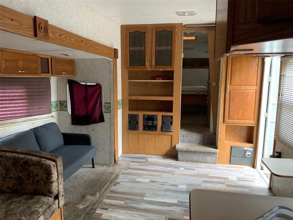 For Rent: $800 (1 beds, 1 baths, 320 Square Feet)