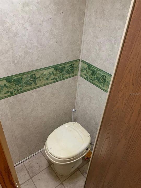 For Rent: $800 (1 beds, 1 baths, 320 Square Feet)