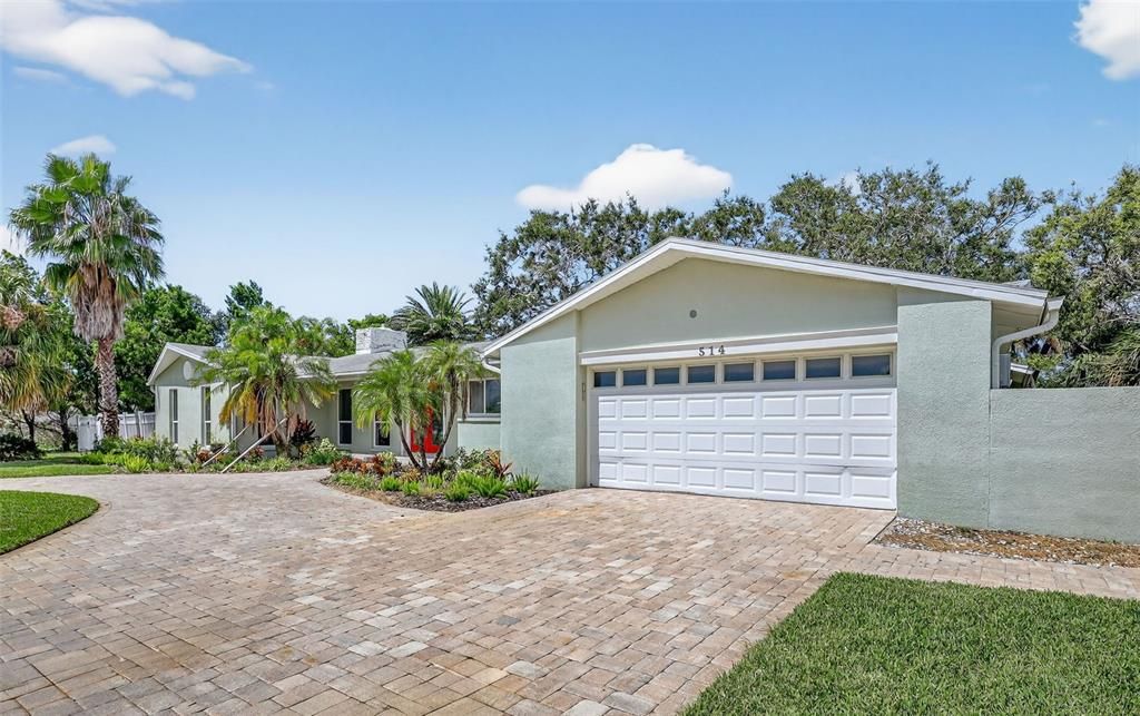 For Sale: $1,899,000 (5 beds, 4 baths, 3022 Square Feet)