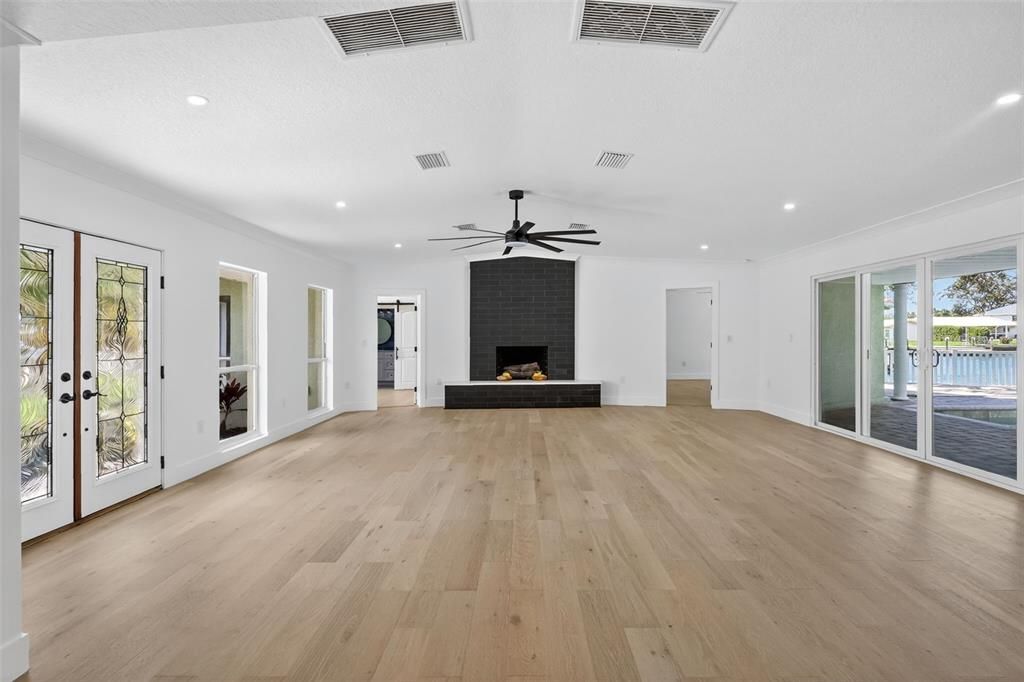 For Sale: $1,899,000 (5 beds, 4 baths, 3022 Square Feet)