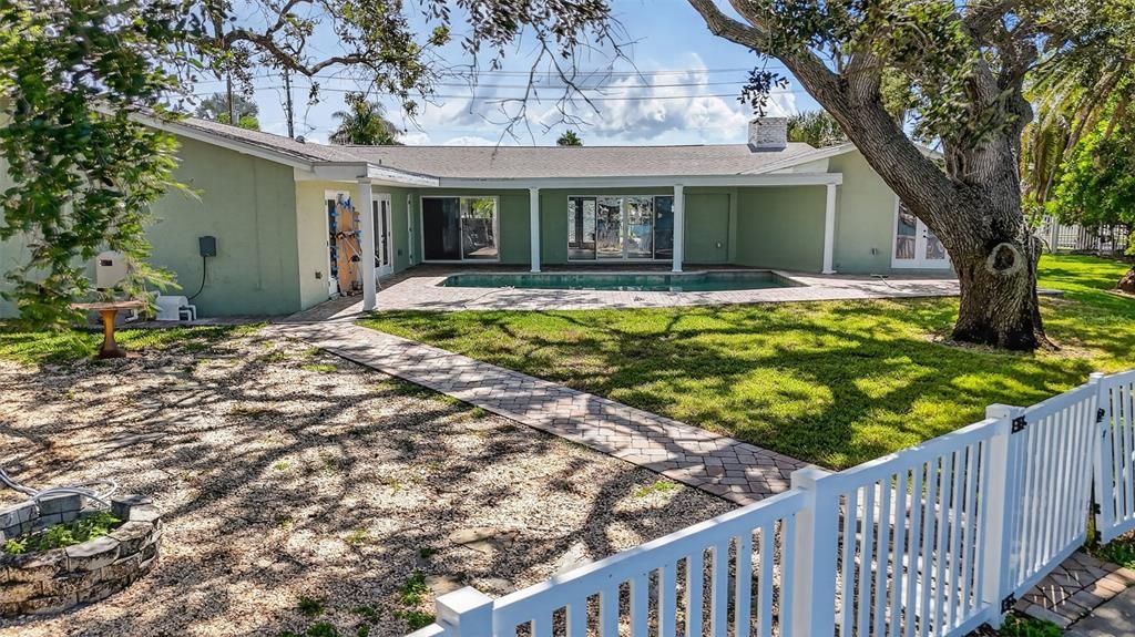 For Sale: $1,899,000 (5 beds, 4 baths, 3022 Square Feet)