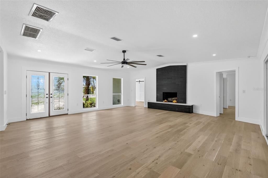 For Sale: $1,899,000 (5 beds, 4 baths, 3022 Square Feet)