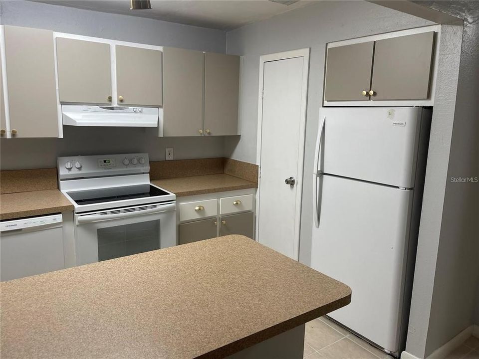 En Venta: $85,000 (2 camas, 1 baños, 876 Pies cuadrados)