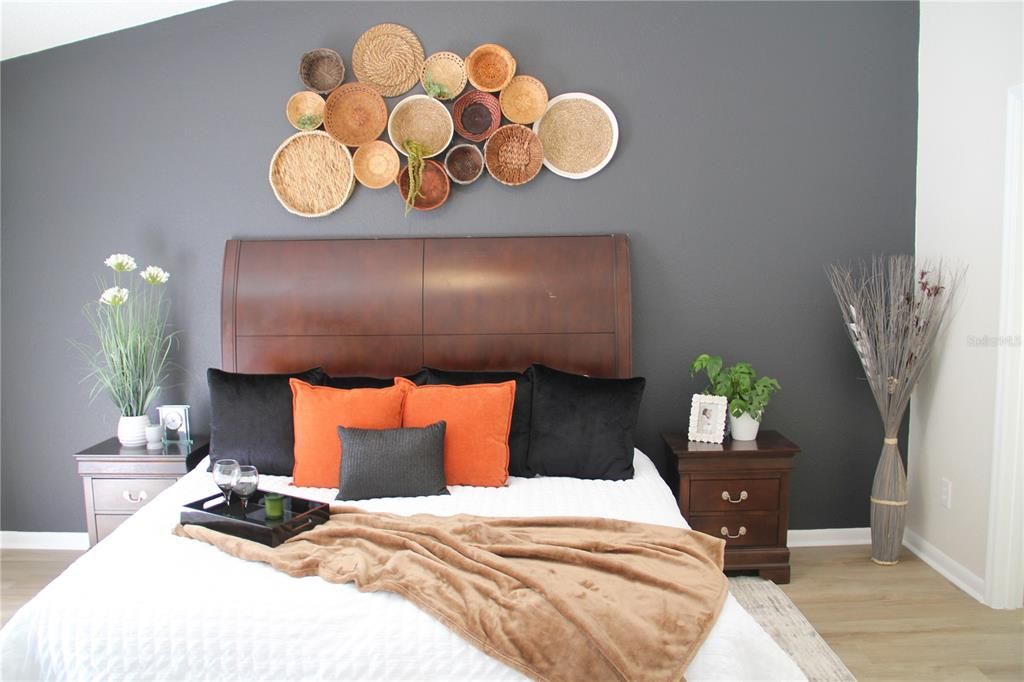 Active With Contract: $395,000 (4 beds, 2 baths, 1712 Square Feet)