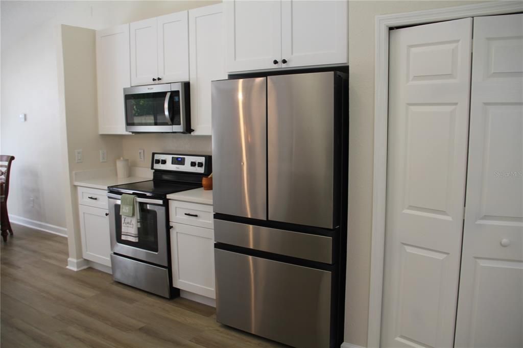 Active With Contract: $395,000 (4 beds, 2 baths, 1712 Square Feet)