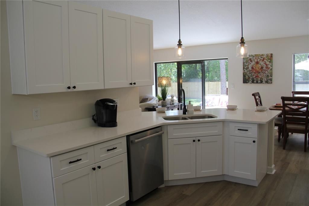 Active With Contract: $395,000 (4 beds, 2 baths, 1712 Square Feet)