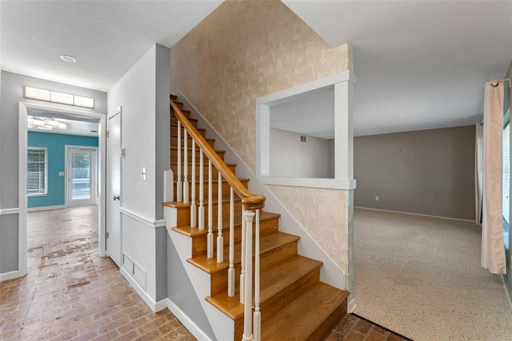 Под контрактом: $619,000 (4 спален, 2 ванн, 2651 Квадратных фут)