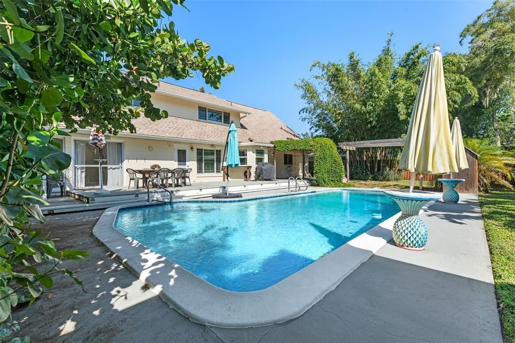 Под контрактом: $619,000 (4 спален, 2 ванн, 2651 Квадратных фут)