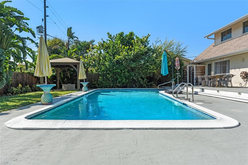 Под контрактом: $619,000 (4 спален, 2 ванн, 2651 Квадратных фут)