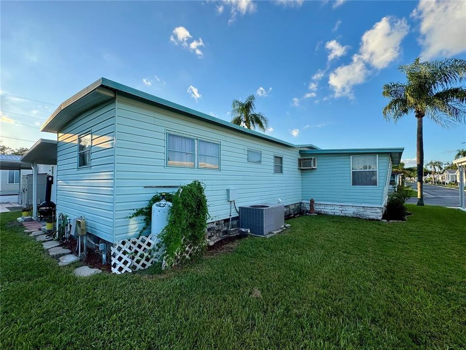 На продажу: $109,900 (1 спален, 1 ванн, 812 Квадратных фут)