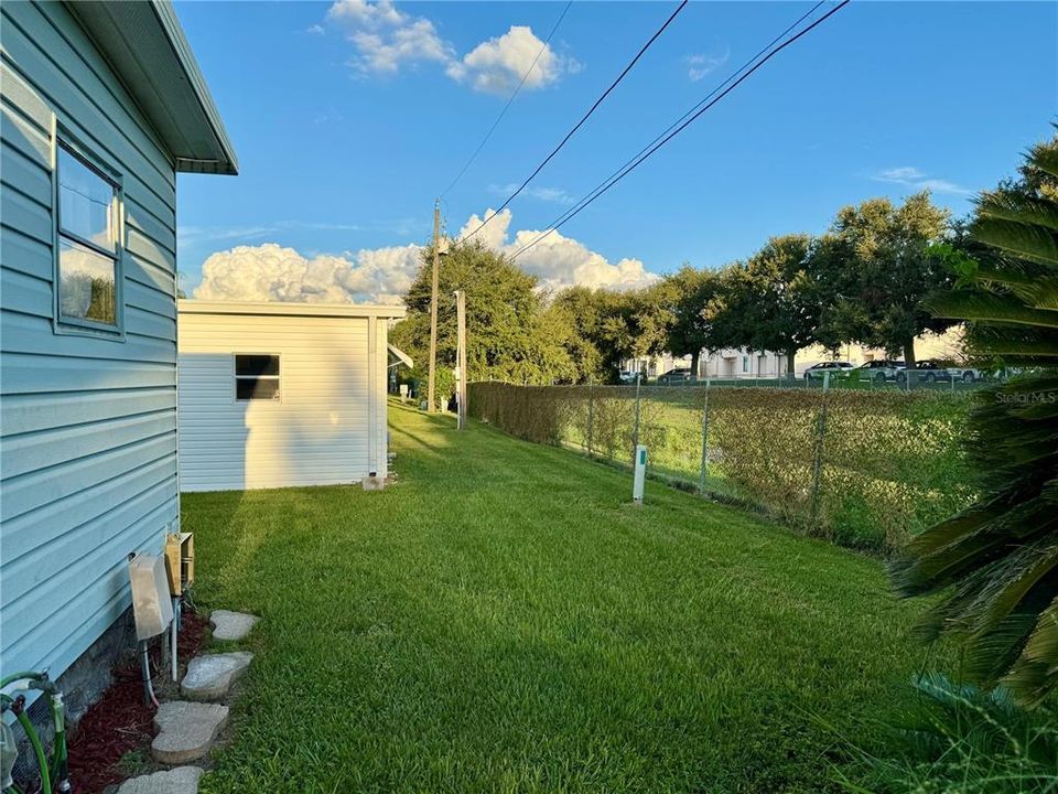 На продажу: $109,900 (1 спален, 1 ванн, 812 Квадратных фут)