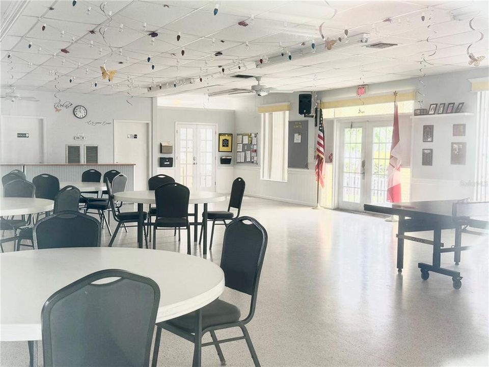 На продажу: $109,900 (1 спален, 1 ванн, 812 Квадратных фут)