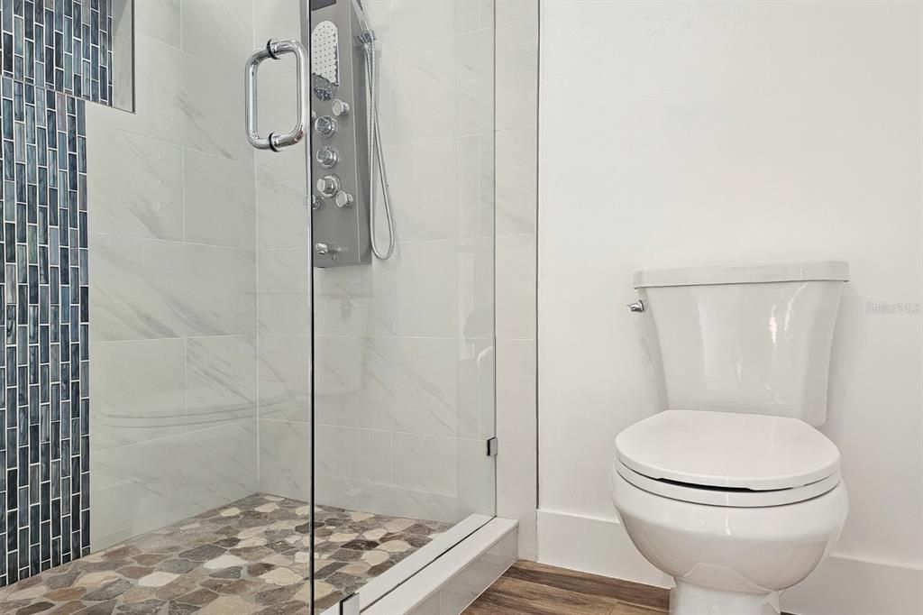 For Sale: $340,000 (3 beds, 3 baths, 1881 Square Feet)