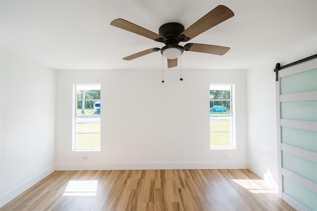 For Sale: $340,000 (3 beds, 3 baths, 1881 Square Feet)