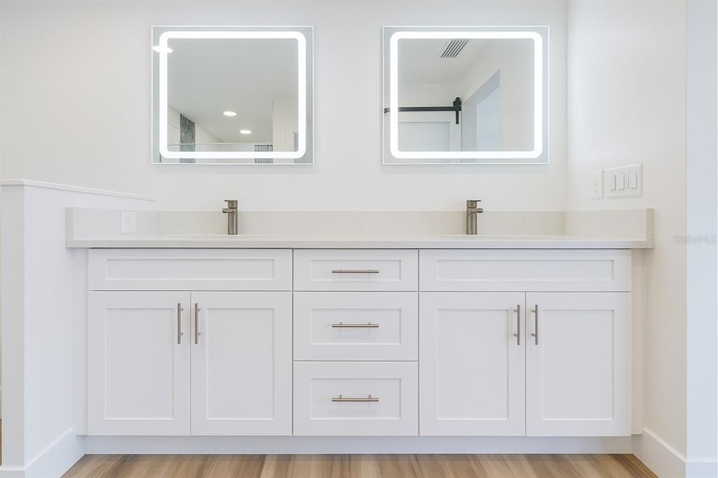 For Sale: $340,000 (3 beds, 3 baths, 1881 Square Feet)