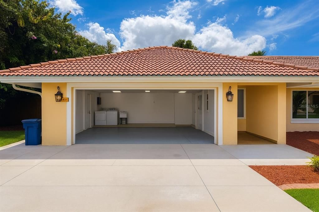 For Sale: $340,000 (3 beds, 3 baths, 1881 Square Feet)