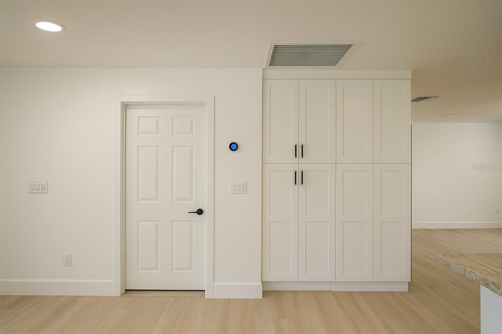 For Sale: $340,000 (3 beds, 3 baths, 1881 Square Feet)