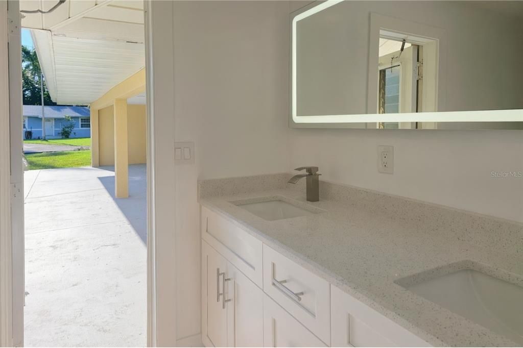 For Sale: $340,000 (3 beds, 3 baths, 1881 Square Feet)